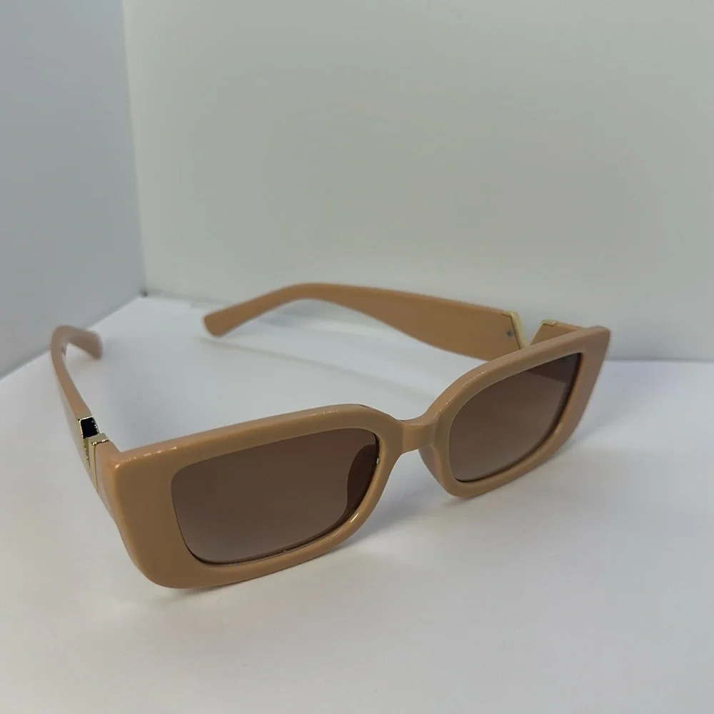 Chic  Retro Nude Square Sunglasses Gold V Detail UV Protection Trendy Shades